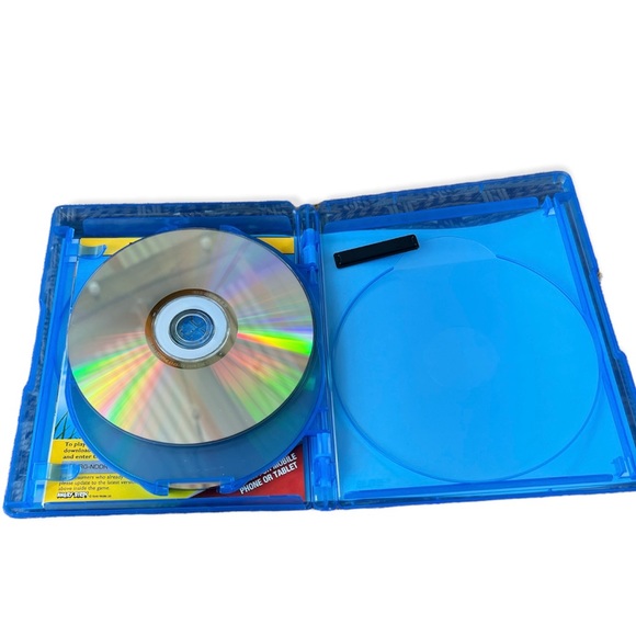 Blu-Ray 3D + Blu-Ray + DVD + Digital Copy Rio 3D, Rated G, 20th Century Fox - Picture 8 of 9